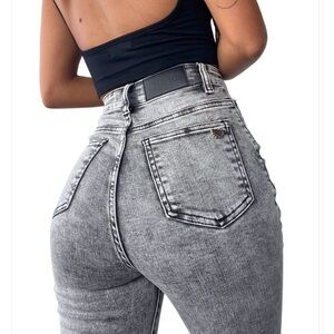 NWT Golden High-Waisted Skinny Jean, Size 30